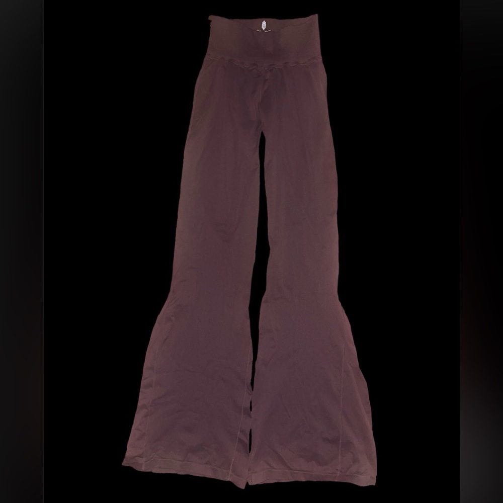🦄🦄🦄NWOT Free People Good Karma flare leggings